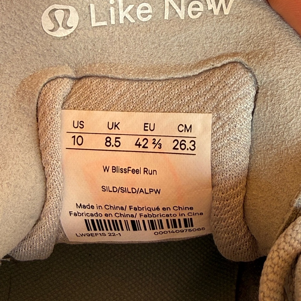 Lululemon Blissfeel Womens Running Shoe
Silver Drop / Silver Drop / Alpine White - Picture 15 of 16